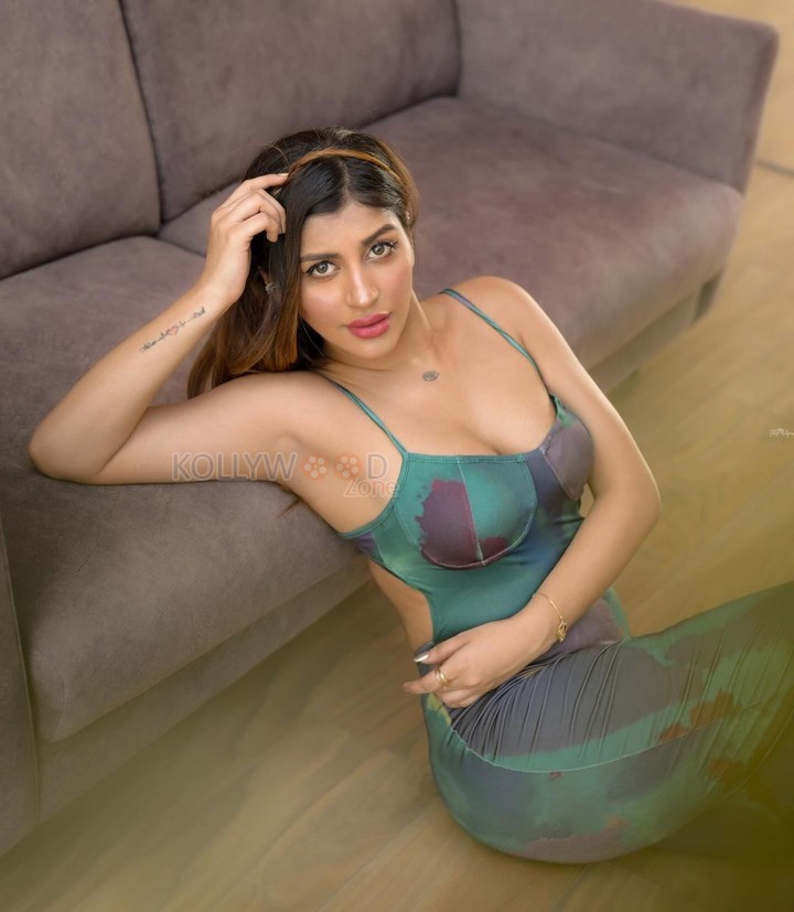 Sexy Yashika Aanand in a Body Hugging Green and Blouse Dress with Spaghetti Straps Photos 01