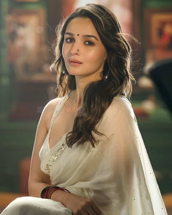 Sexy And Stylish Alia Bhatt In Saree Photos Kollywood Zone