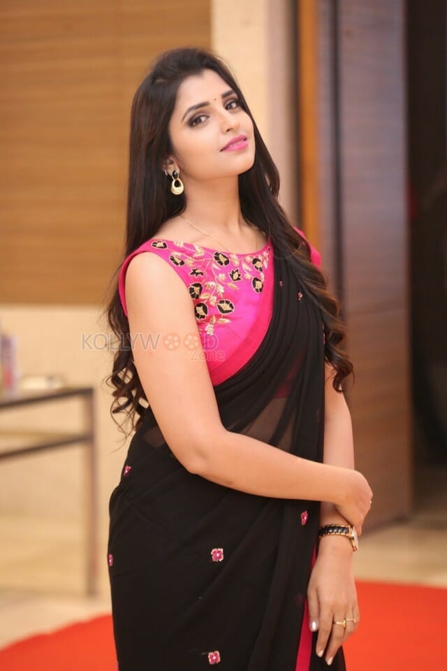 Shyamala At Next Enti Pre release Event Pictures