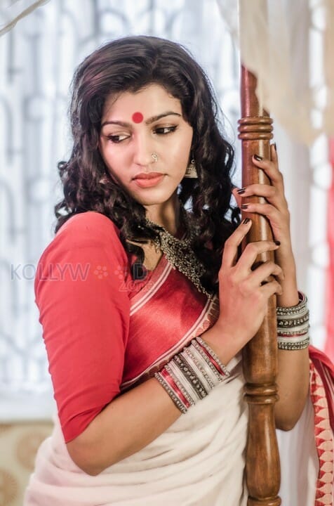 Sinam Movie Heroine Sai Dhanshika Photos