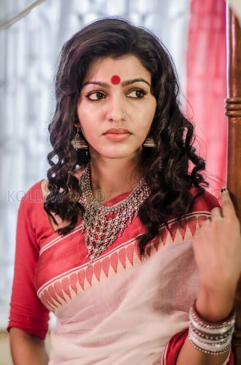 Sinam Movie Heroine Sai Dhanshika Photos