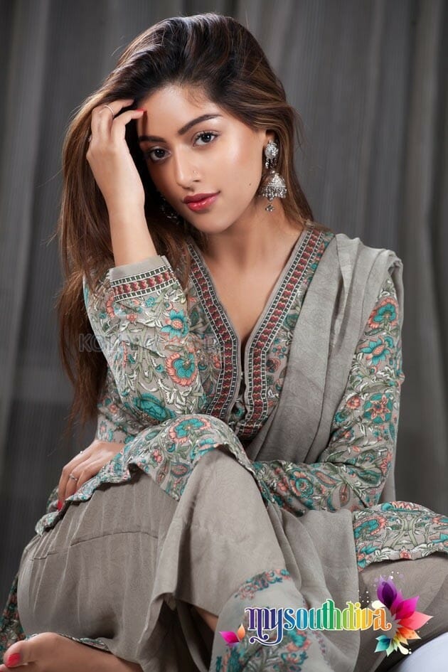 Sizzling Beauty Anu Emmanuel Photo Shoot Pictures