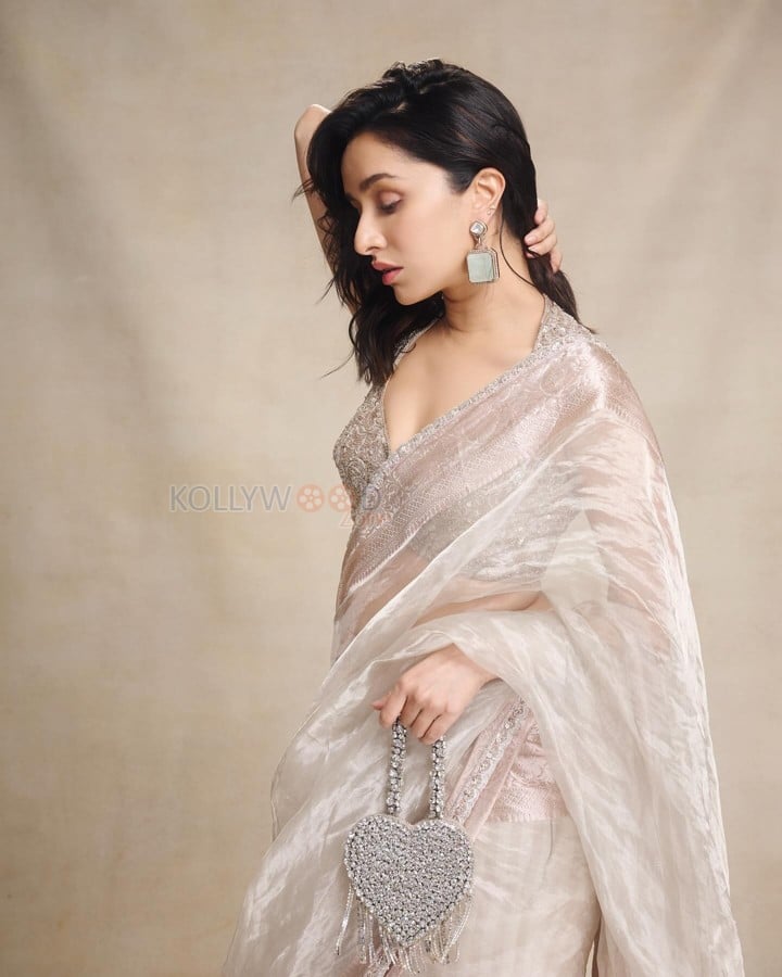 Sizzling Hot Shraddha Kapoor in a Silver Tissue Saree with a Matching Silver Blouse Pictures 03