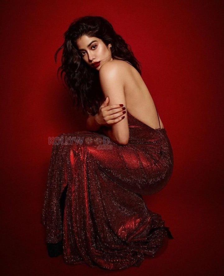 Sizzling Janhvi Kapoor in a Cherry Red Strappy Cowl Neck Cocktail Gown Photos 01