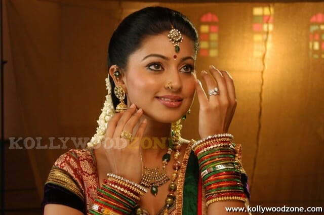 Sneha In Vidiyal Movie