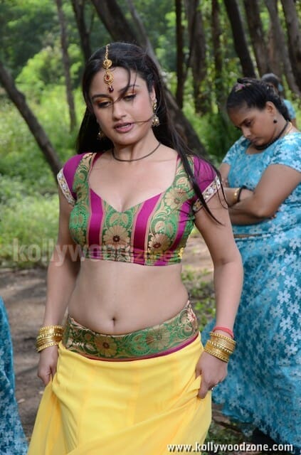 Sonia Agarwal Hot Cleavage Photos