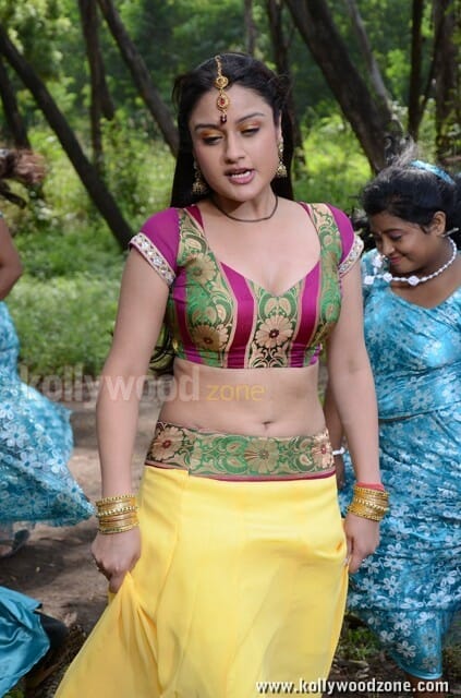 Sonia Agarwal Hot Cleavage Photos