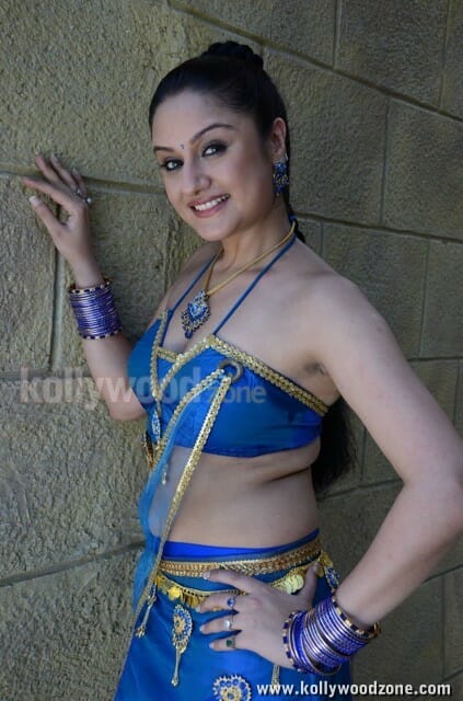 Sonia Agarwal Hot Sexy Pictures