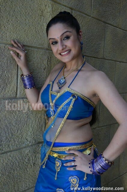 Sonia Agarwal Hot Sexy Pictures