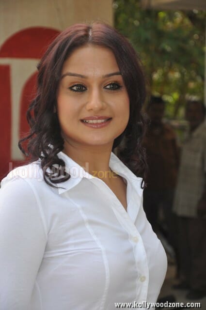 Sonia Agarwal Latest Pictures