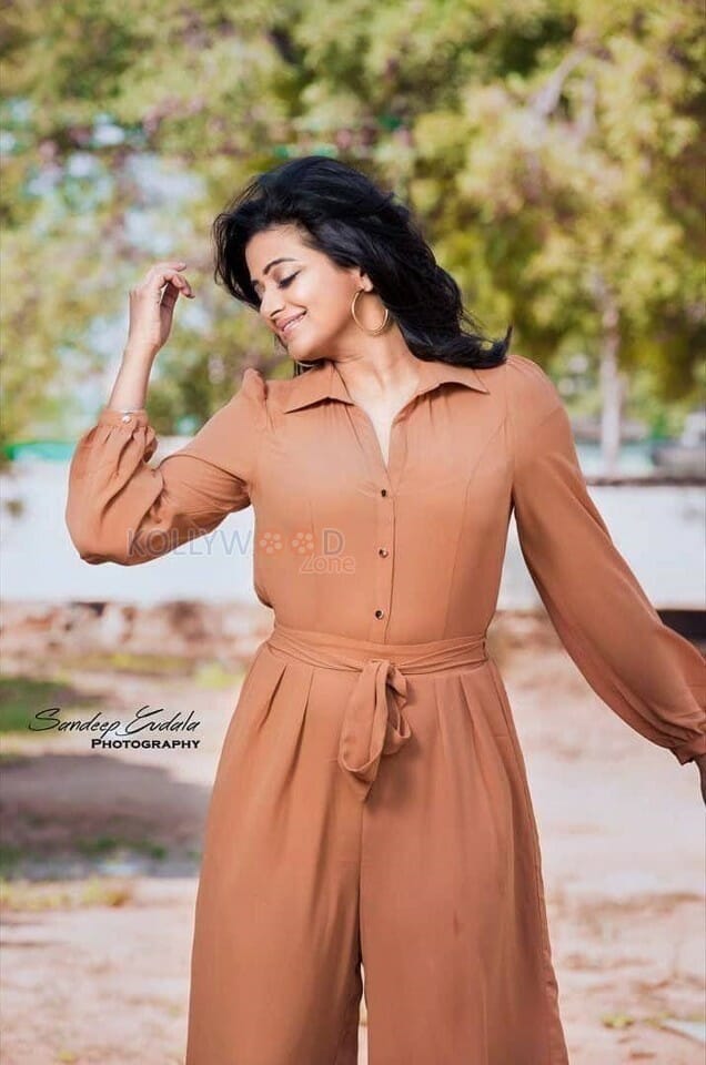 South Actress Priyamani Latest Photoshoot Pictures