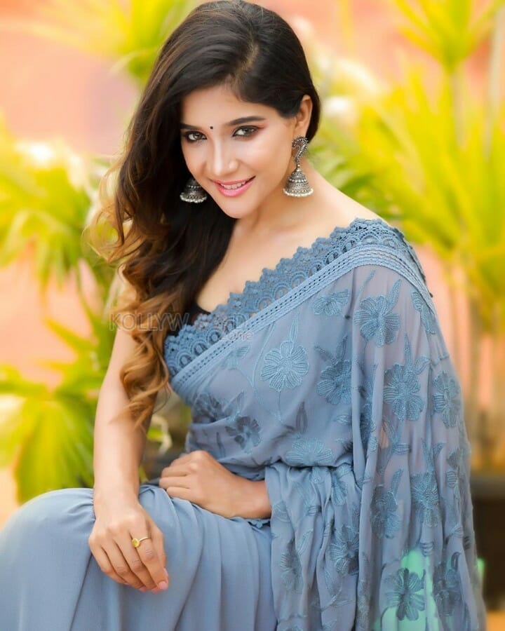 South Actress Sakshi Agarwal Saree Pictures