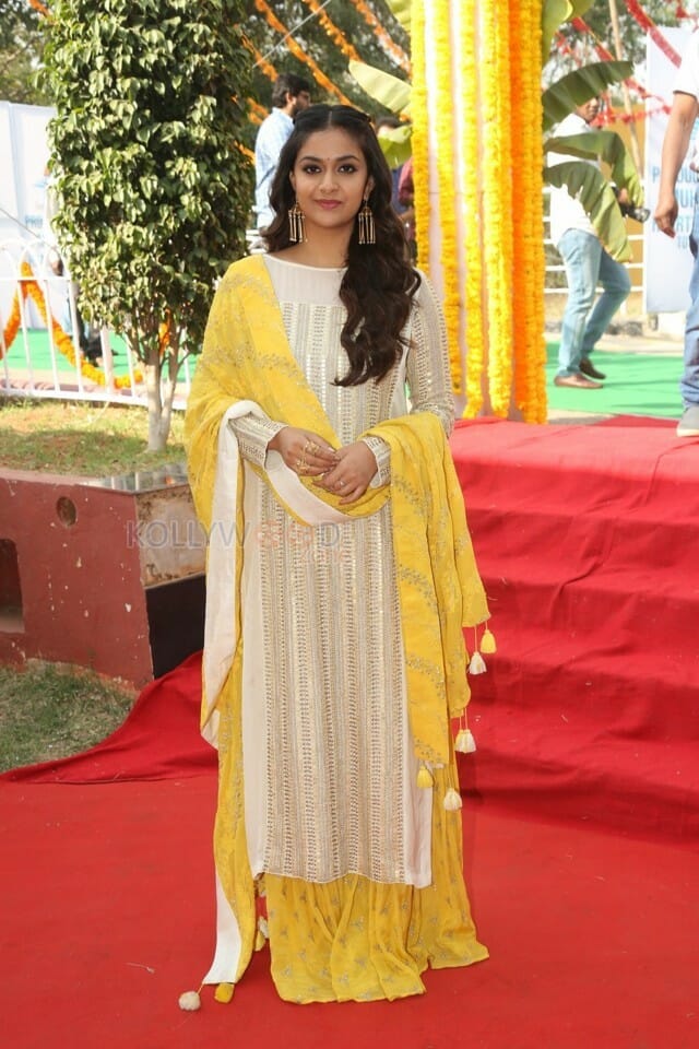 South Indian Actress Keerthi Suresh New Pictures