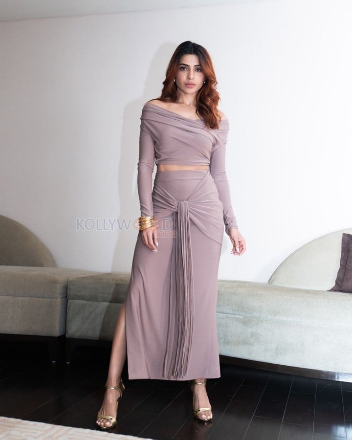 South Indian Diva Samantha Ruth Prabhu in an Off Shoulder Blouse with a High Rise Skirt Photos 07