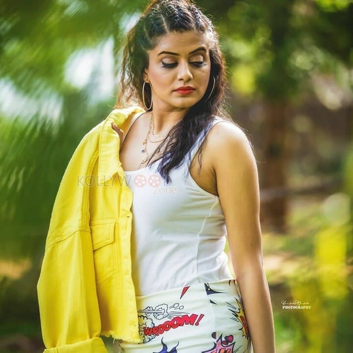 South Indian Film Actress Priyamani Photoshoot Stills