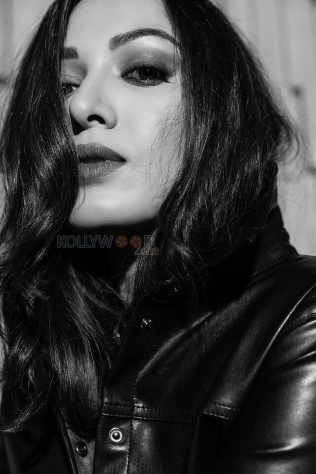 Southern Beauty Catherine Tresa Black And White Photos