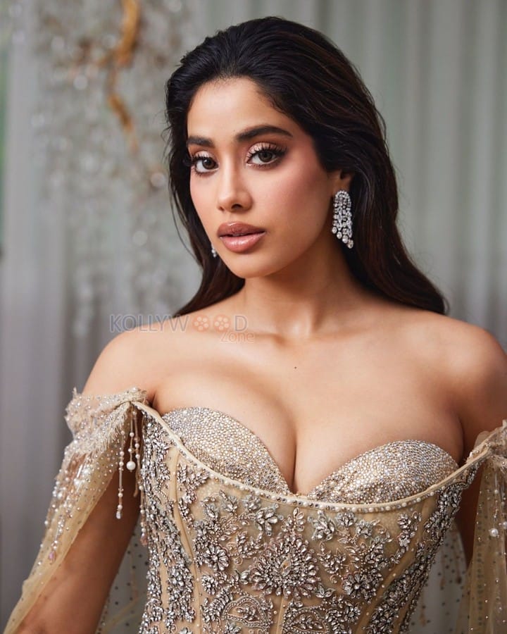 Sparkling Beauty Janhvi Kapoor in an Off Shoulder Corset Lehenga Photos 03