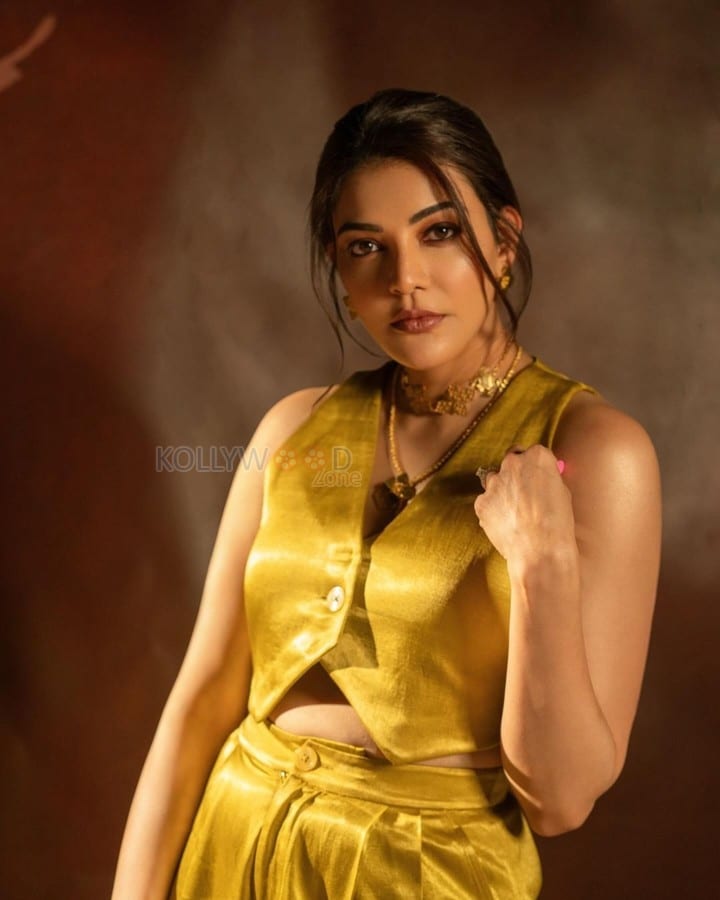 Sparkling Beauty Kajal Aggarwal in a Mustard Crop Top and High Waisted Trousers Photos 05