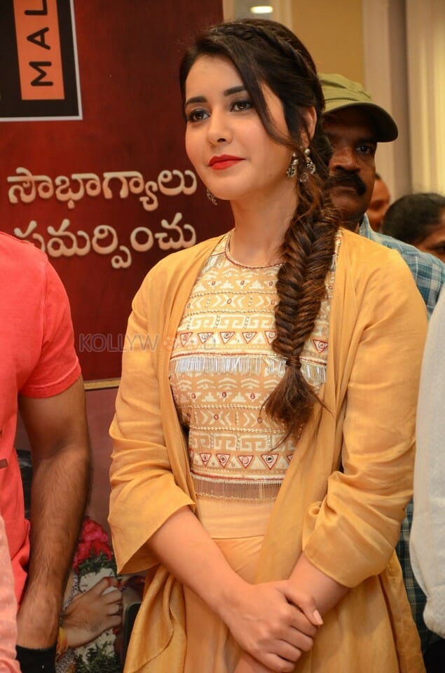 Srinivasa Kalyanam Actress Raashi Khanna At Klm Fashion Mall Photos