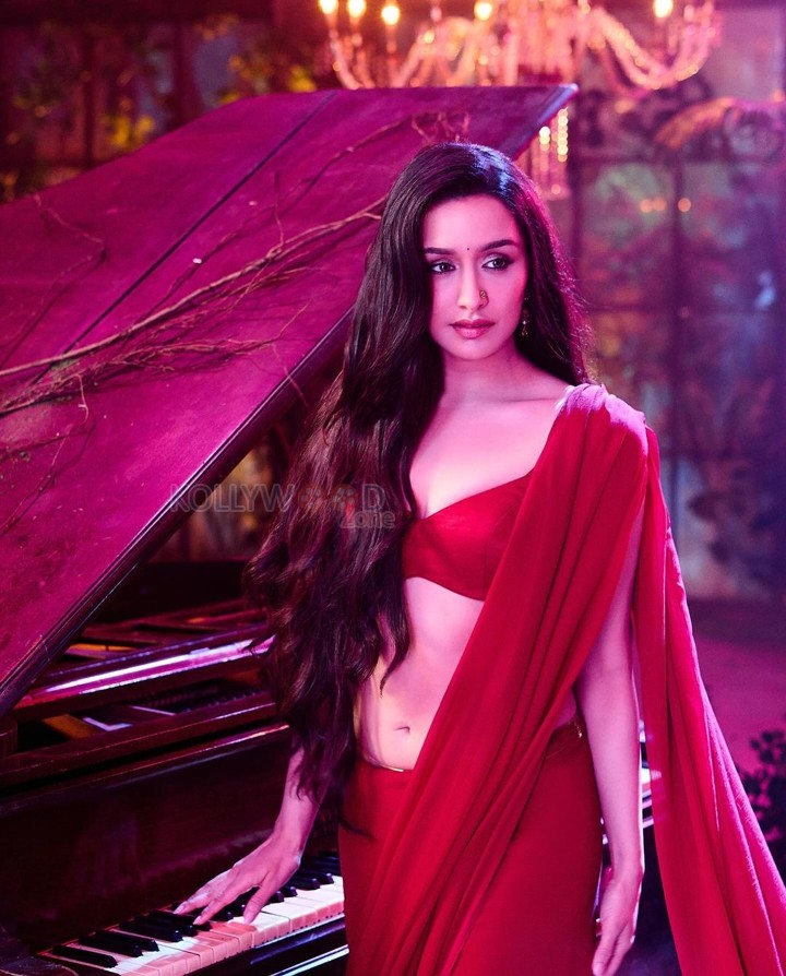 Stree 2 Heroine Shraddha Kapoor in a Ravishing Red Saree Photos 03