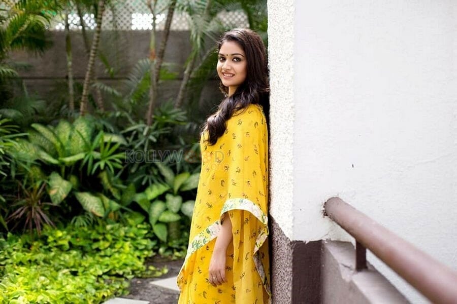 Stunning Actress Keerthi Suresh Photos