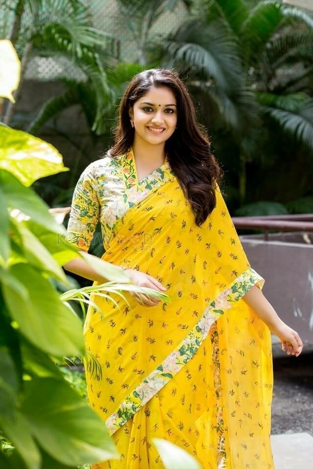 Stunning Actress Keerthi Suresh Photos