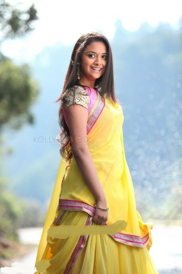 Stunning Actress Keerthi Suresh Photos