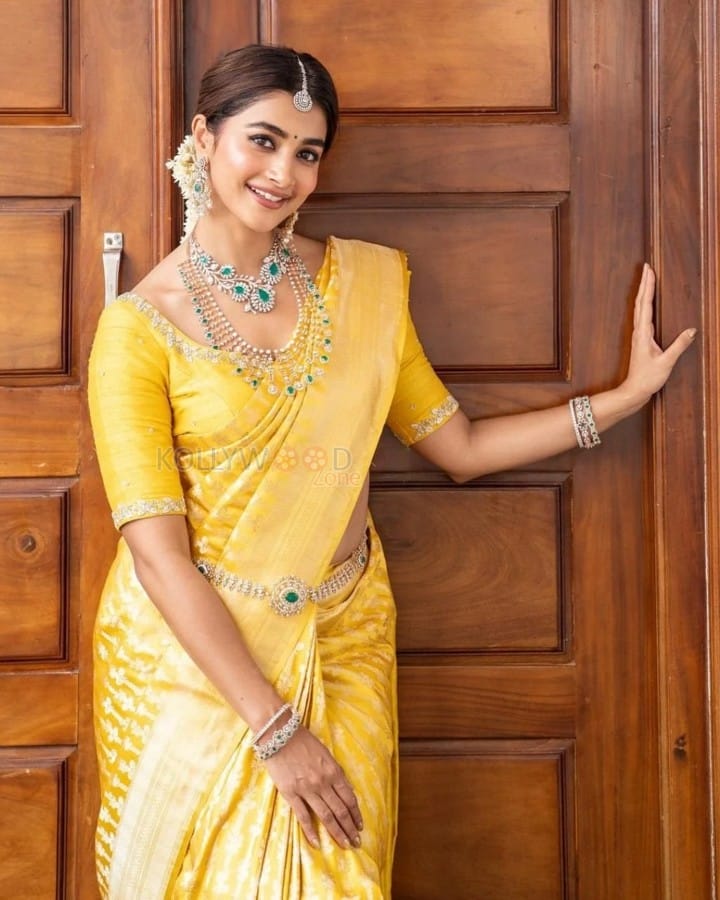 Stylish Pooja Hegde In An Ethnic Bridal Yellow Saree Photos 04 (300504 ...