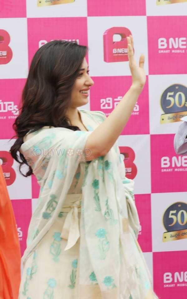 Tamanna At The Launch Of B New Th Mobile Store At Vijayanagaram Photos