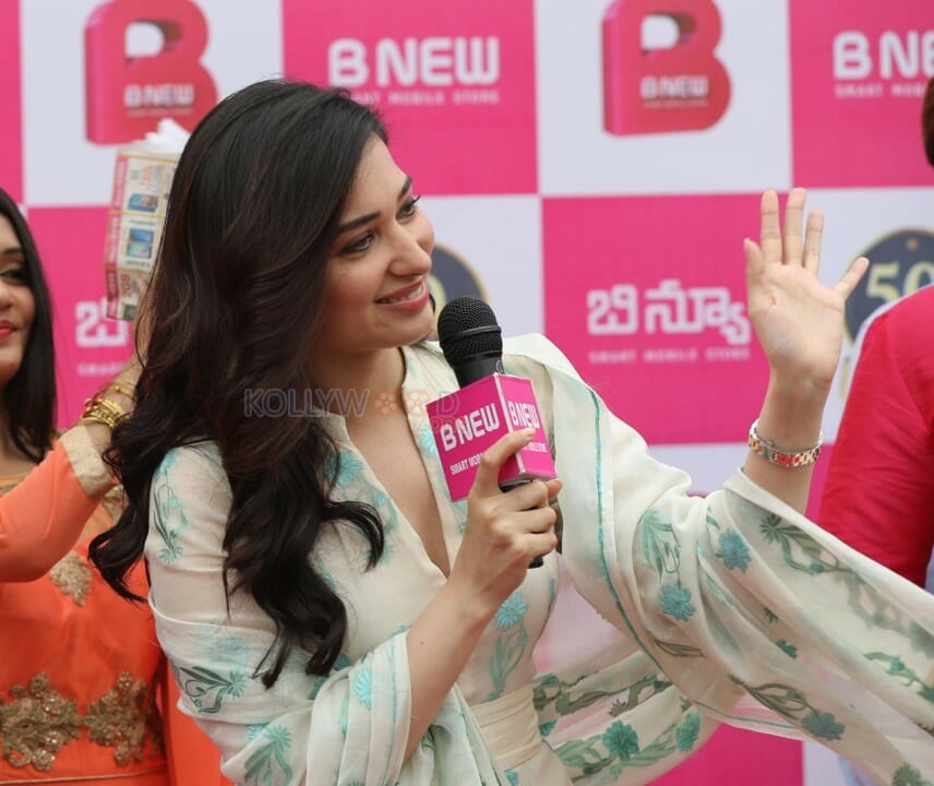 Tamanna At The Launch Of B New Th Mobile Store At Vijayanagaram Photos