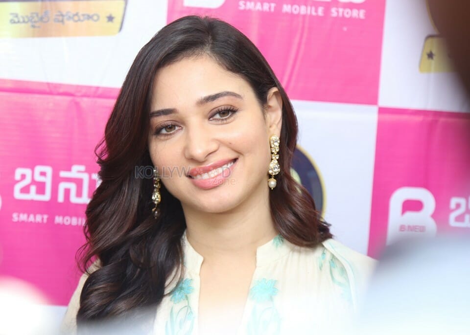 Tamanna At The Launch Of B New Th Mobile Store At Vijayanagaram Photos