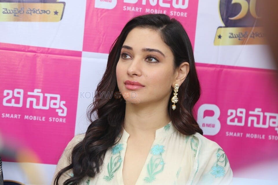 Tamanna At The Launch Of B New Th Mobile Store At Vijayanagaram Photos