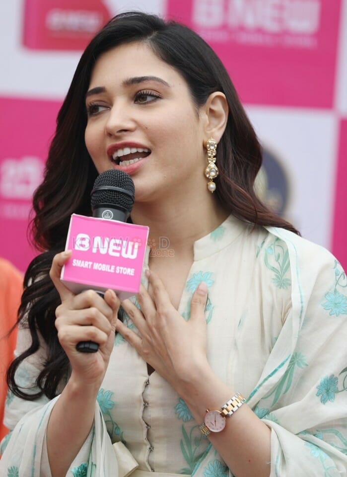 Tamanna At The Launch Of B New Th Mobile Store At Vijayanagaram Photos