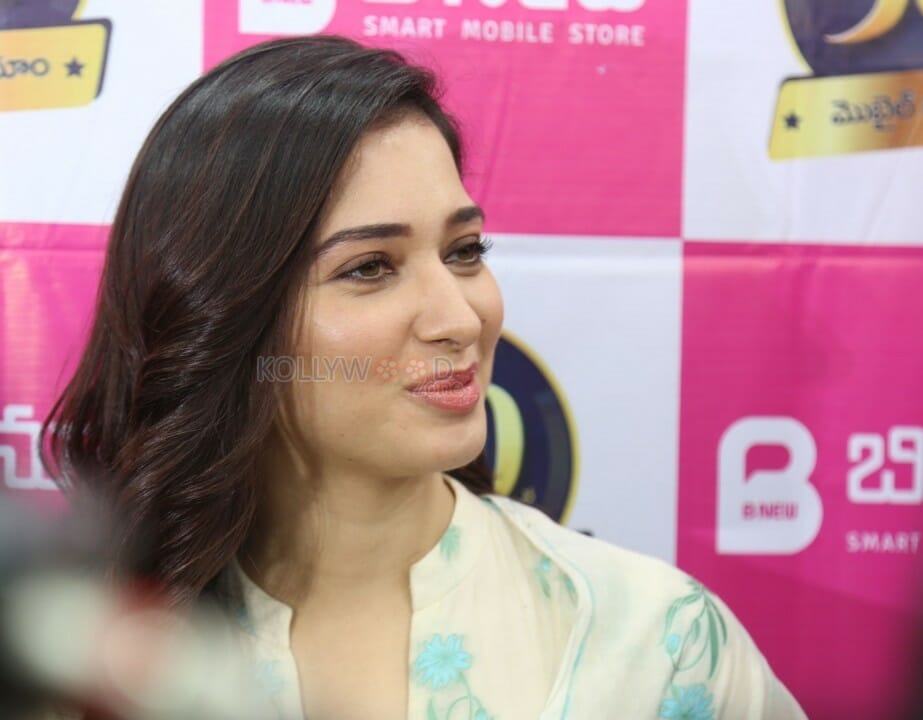 Tamanna At The Launch Of B New Th Mobile Store At Vijayanagaram Photos