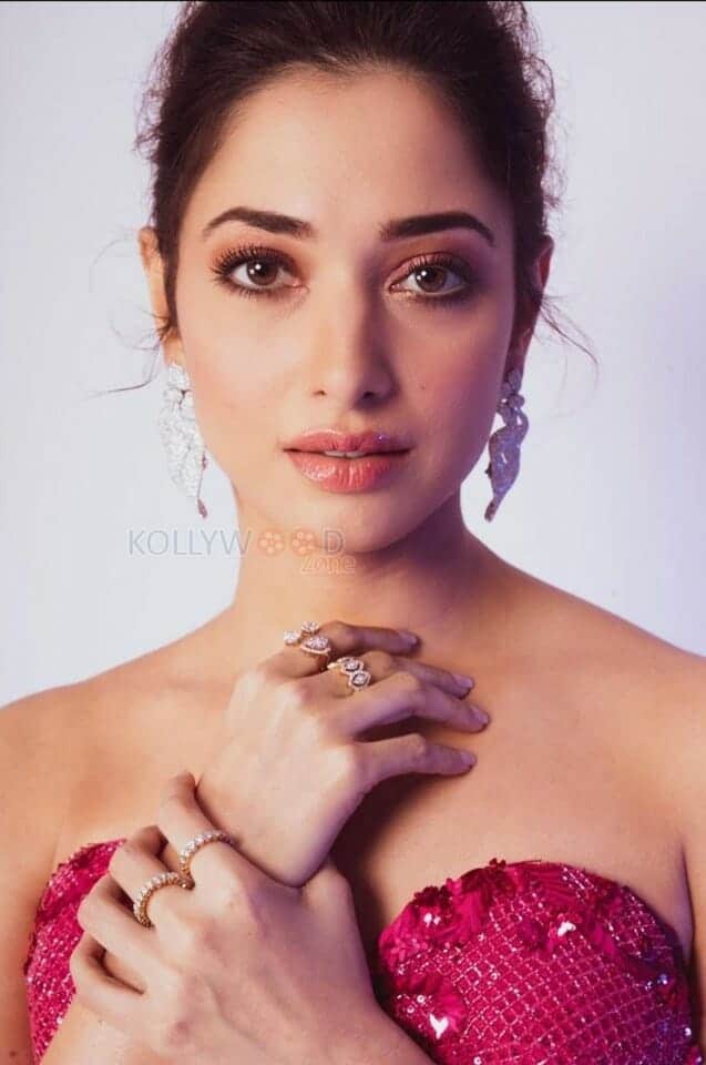 Tamanna Bhatia Sexy Pictures 61