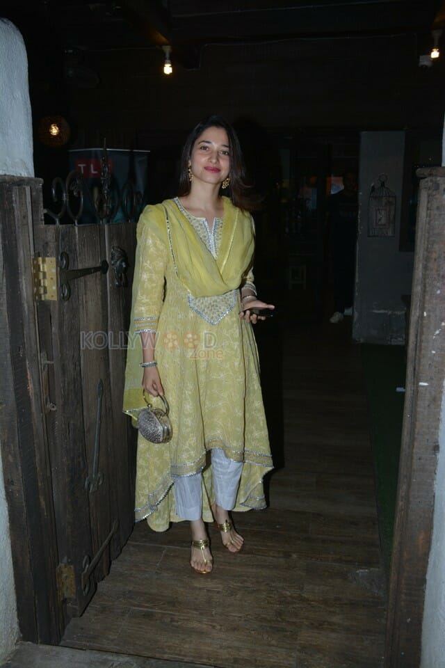 Tamanna Bhatia Spotted At Hakim Alim Salon In Nandra Photos