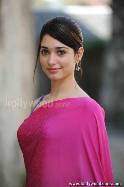 Tamanna Sexy Saree Pictures