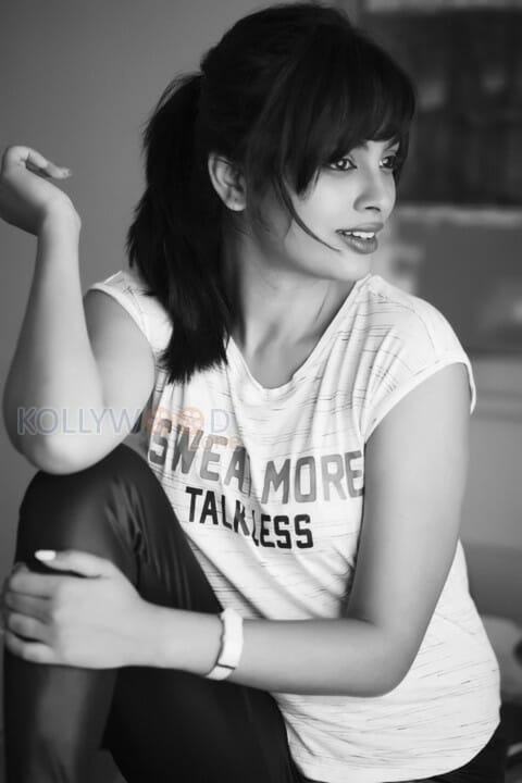 Tamil Actress Nandita Swetha New Photoshoot Pictures