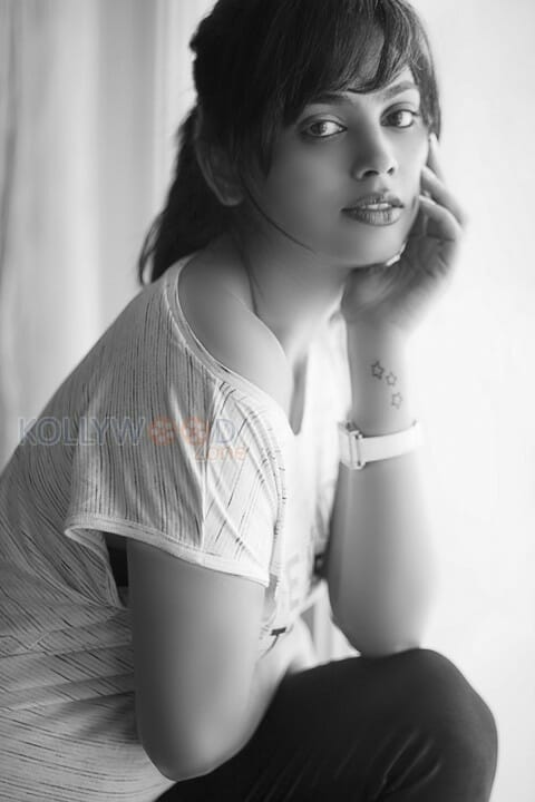 Tamil Actress Nandita Swetha New Photoshoot Pictures