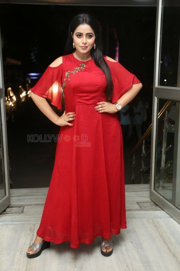 Tamil Actress Poorna Latest Photoshoot Pics