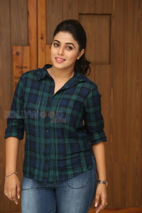 Tamil Actress Poorna New Photos