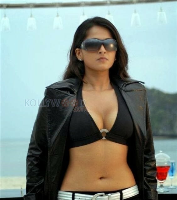 Tamil Telugu Actress Anushka Shetty Spicy Pictures