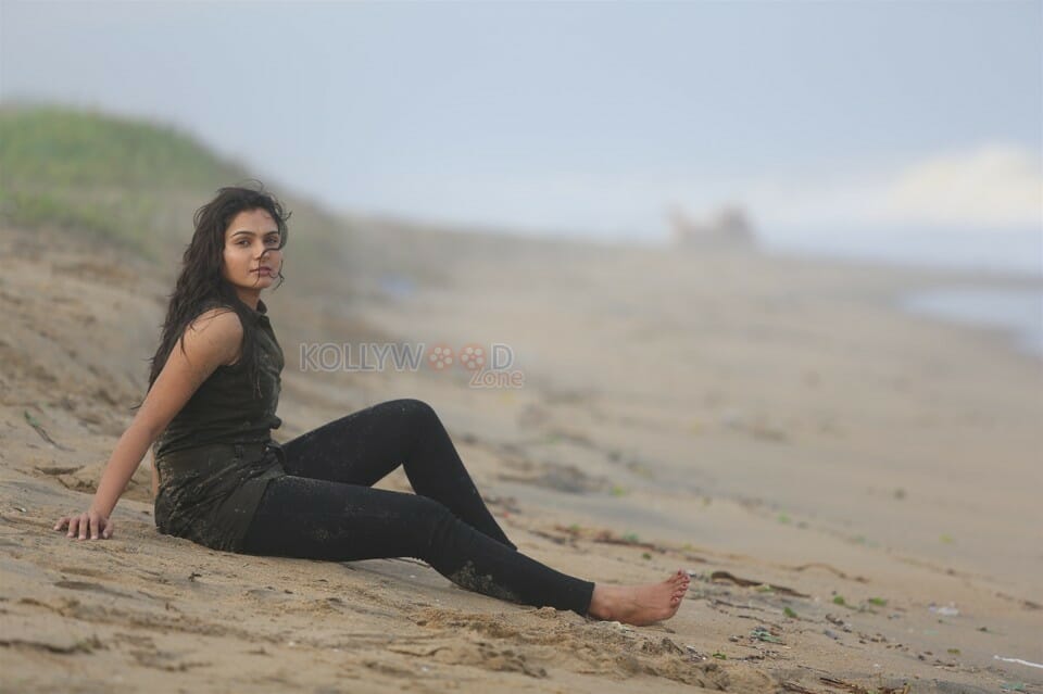 Taramani Tamil Movie Heroine Andrea Jeremiah Photos