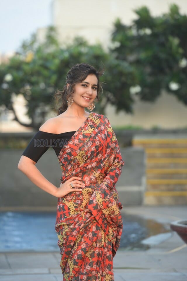 Teen Actress Raashi Khanna New Photoshoot Pictures