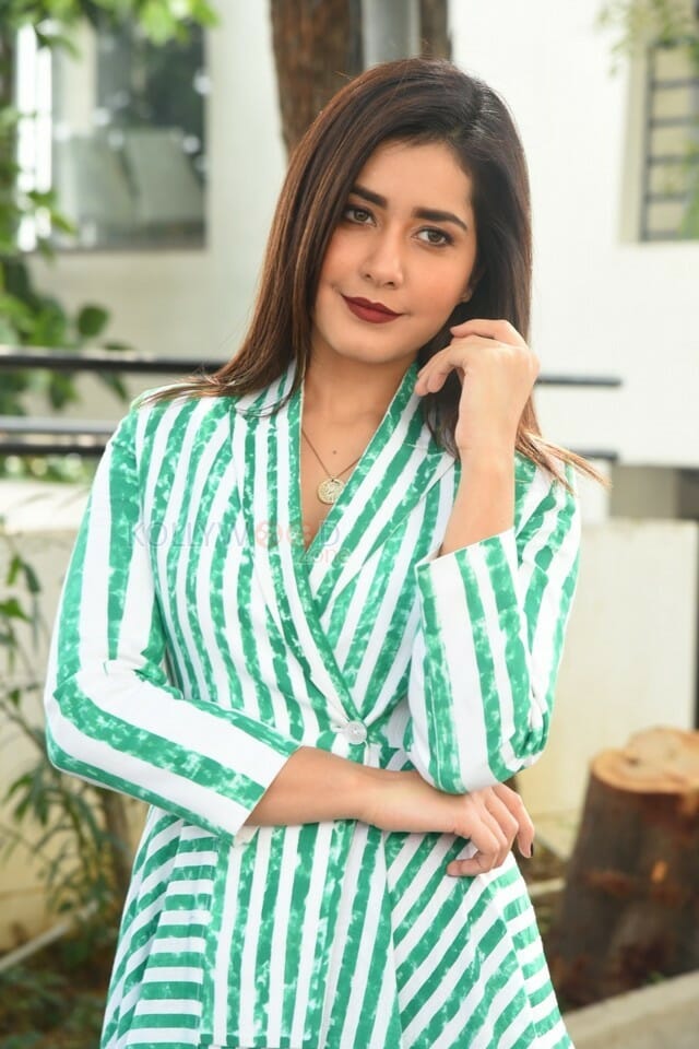 Telugu Actress Raashi Khanna Interview Pictures