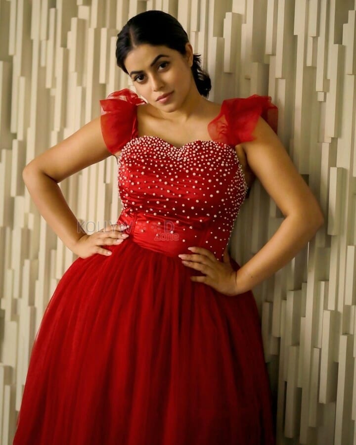 Thalaivi Movie Actress Poorna Photoshoot Stills