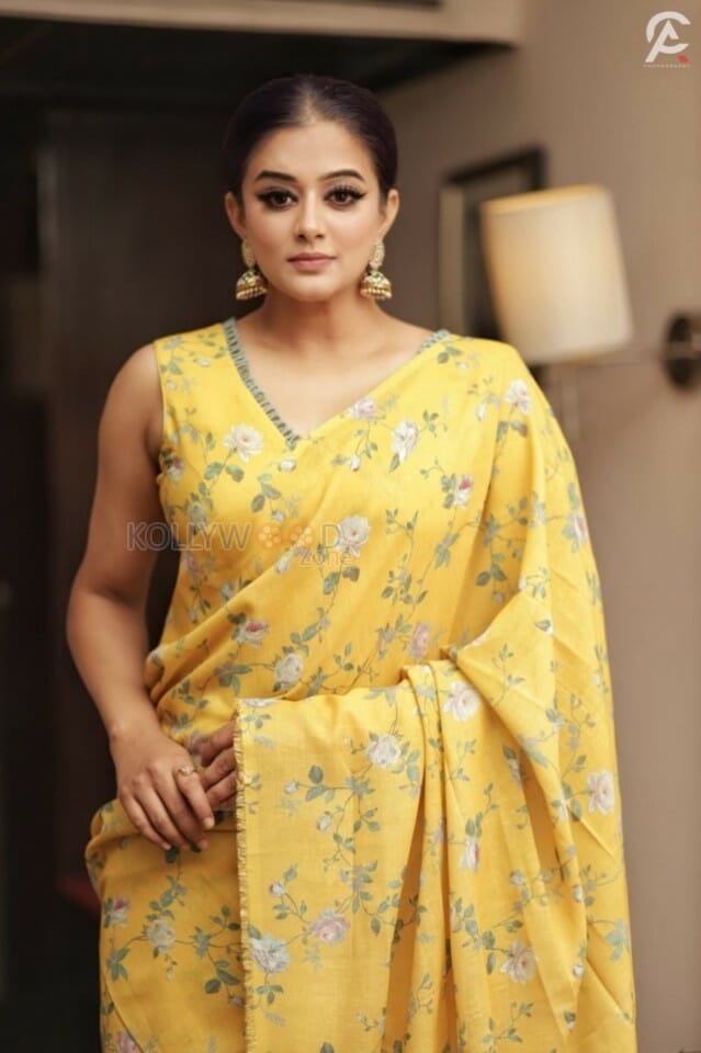 The Family Man Actress Priyamani Photoshoot Pictures