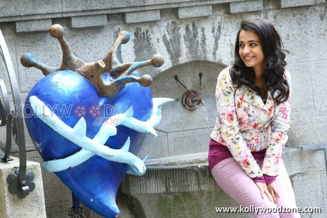 Trisha In Endrendrum Punnagai Movie Pictures