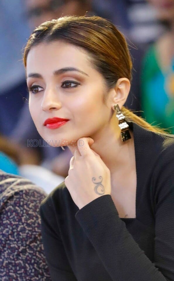 Trisha Krishnan Hey Jude Pictures