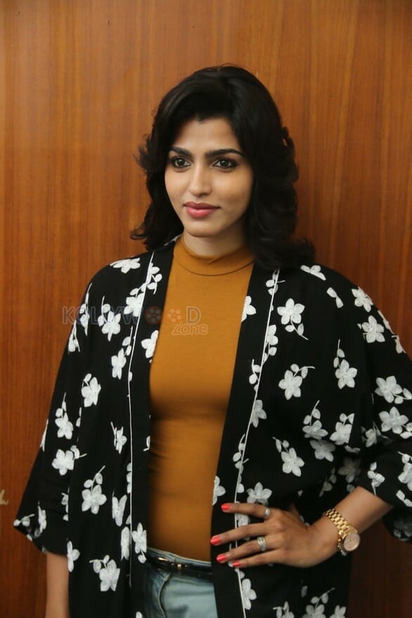 Uru Movie Heroine Dhansika Photos